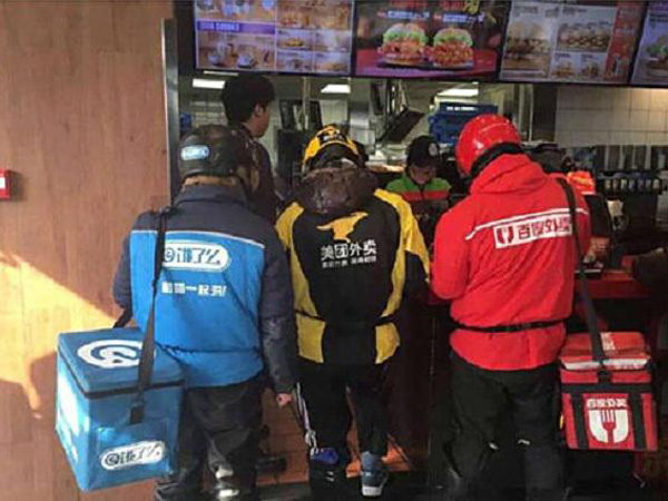 一年点1292次外卖！宅人：虽贵但管不住手！